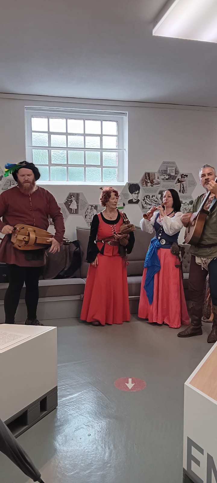Wegen Dauerregens spielte die Gruppe Ranunculum  im Museum
