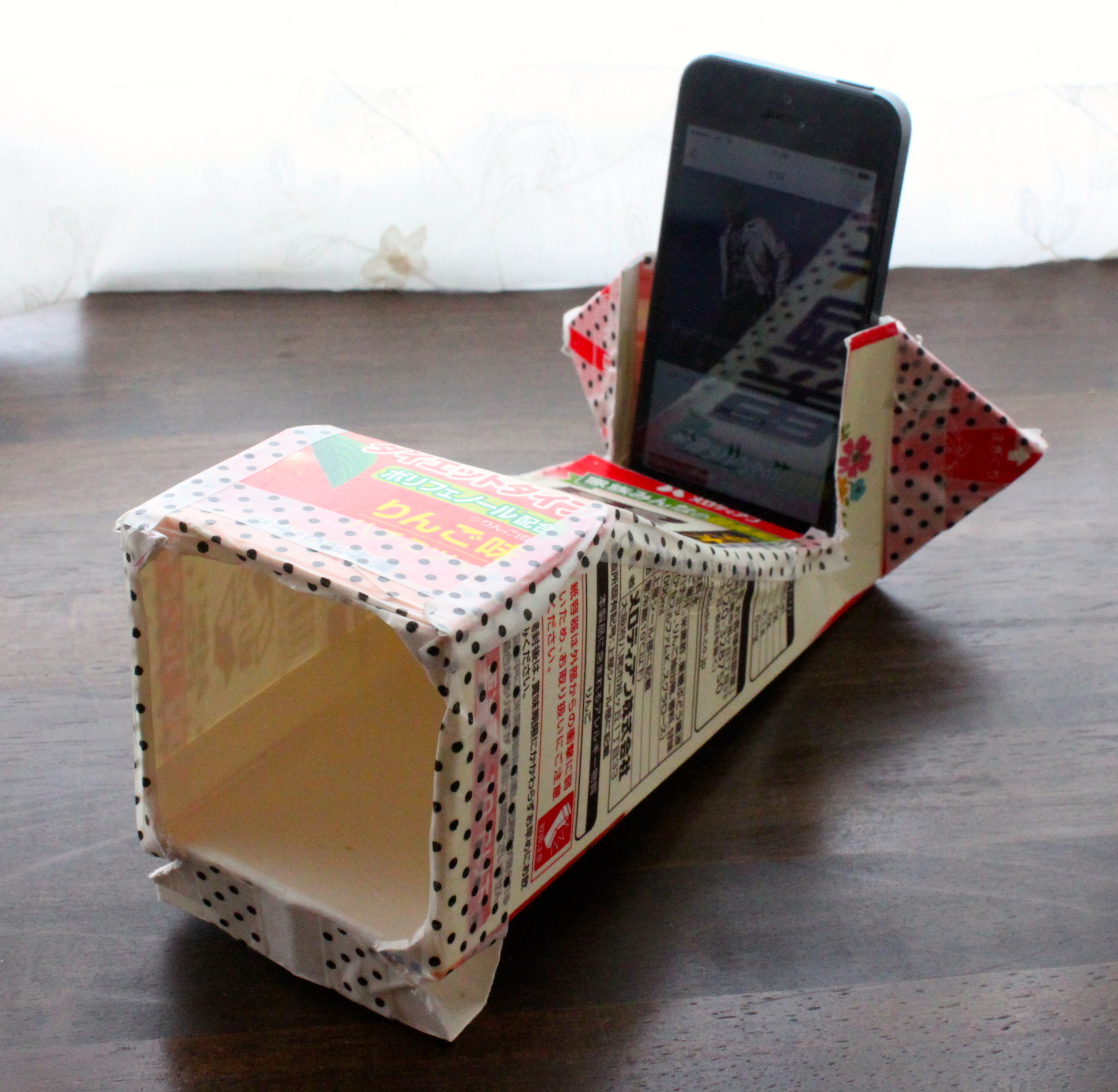 スマホ無電源スピーカー 牛乳パック ラッパ式 Joint広場honeybee ジョイント広場ハニービー 花本弘子のコトバの玉手箱 番組制作室