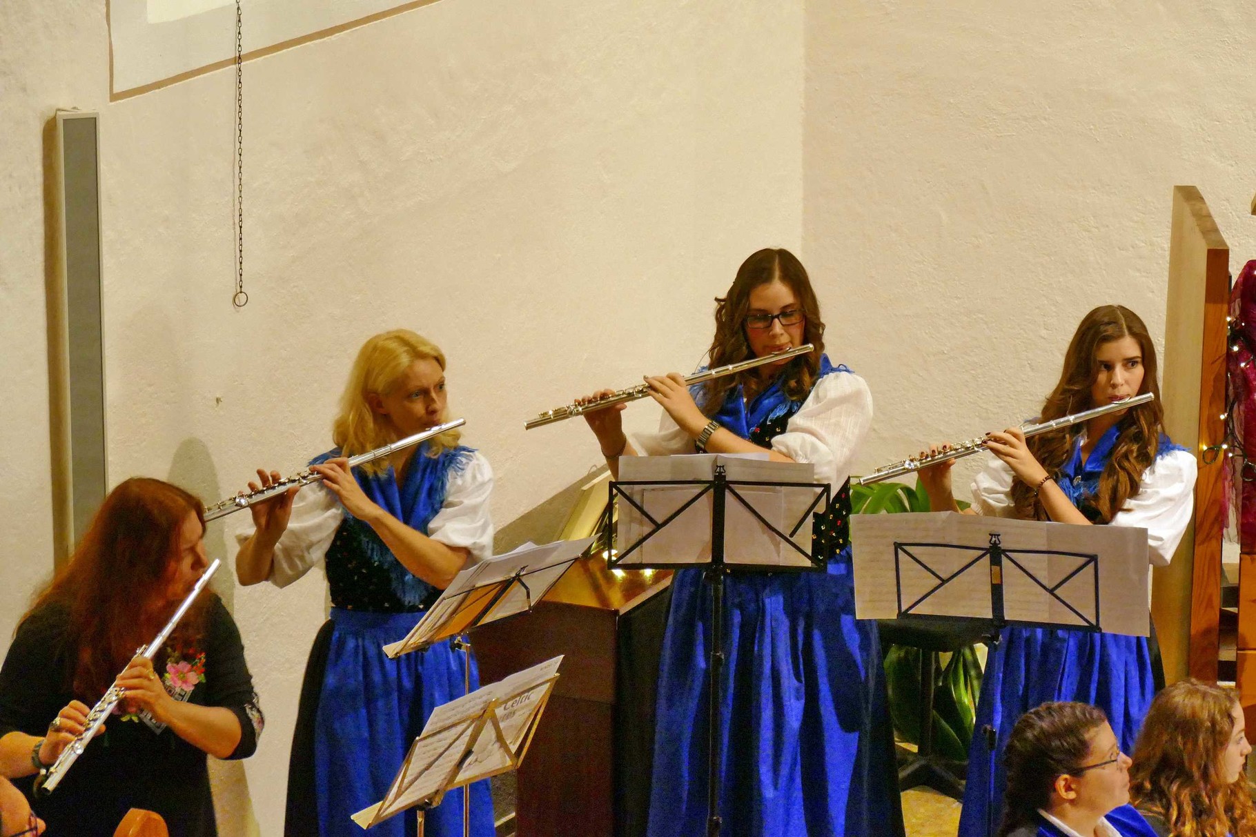 Die Solistinnen Irena Soloducha-Moleta, Monika Kretschmann, Julia Seeger und Jana Seeger bei Celtic Flutes