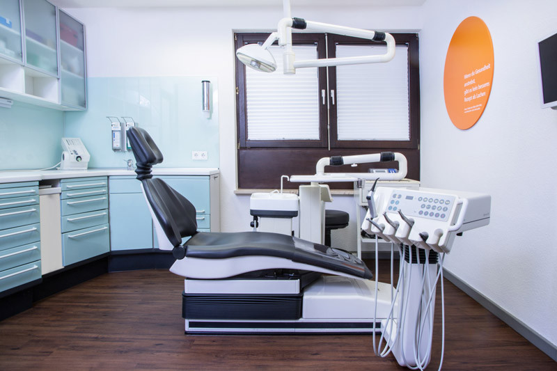 Team und Praxis - Zahnarzt Nürnberg, Dr. G. Finding & Dr. K. Finding