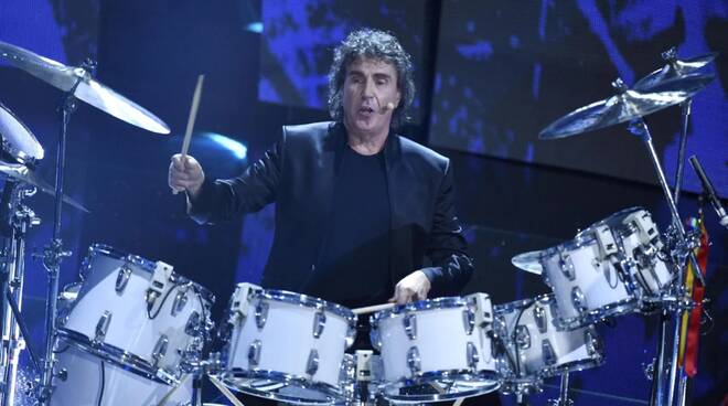 Stefano D'Orazio alla batteria