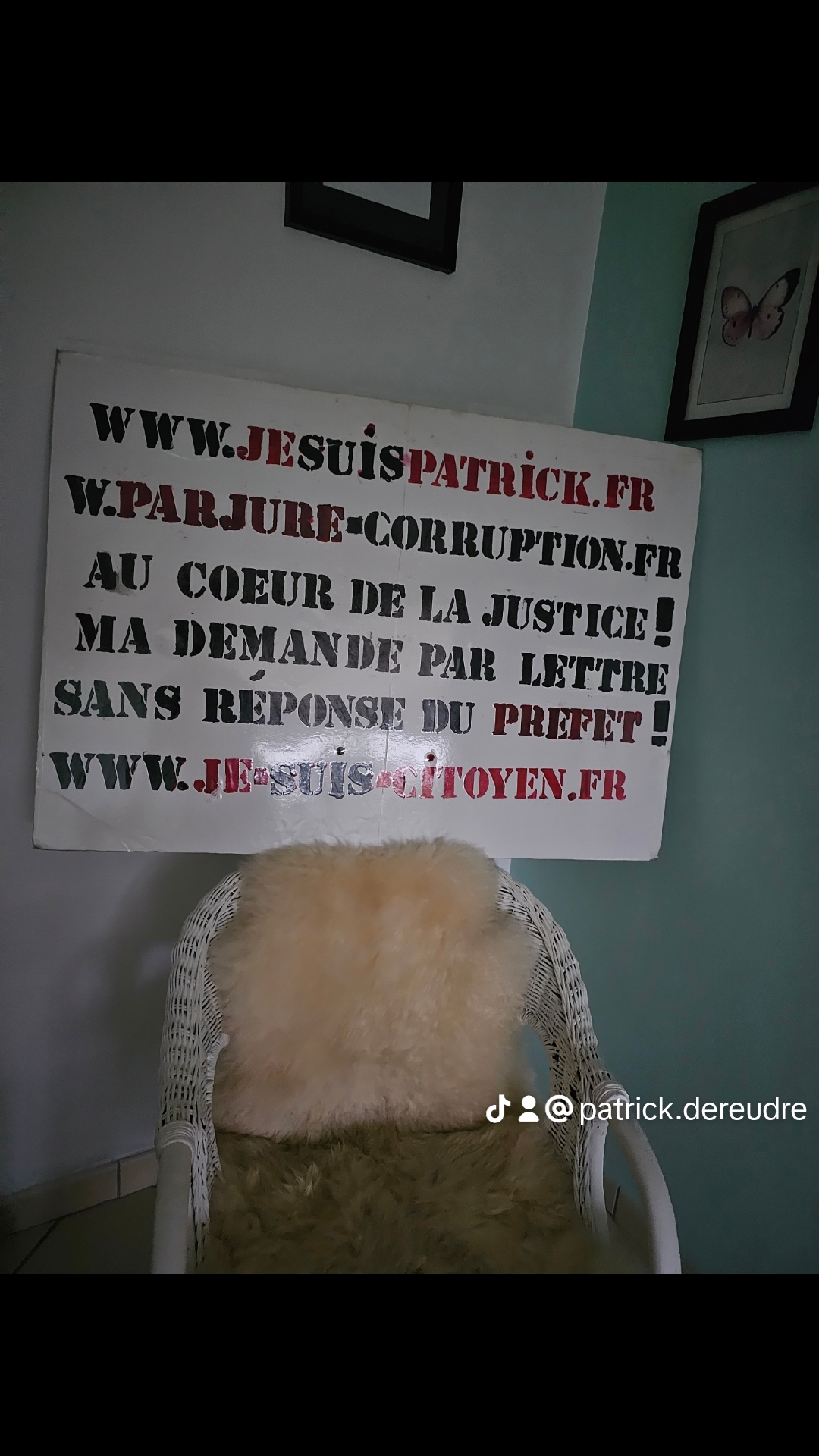 AFFAIRES CRIMINELLES LES BARONS & LES BARONNES DE LA JUSTICE 7177 Jours de persécutions criminelles en bandes organisées #CORRUPTION #VEDETTA #FAUXCRIMINELS en Ecritures Publique www.jesuispatrick.fr www.jesuisvictime.fr www.jenesuispasunchien.fr