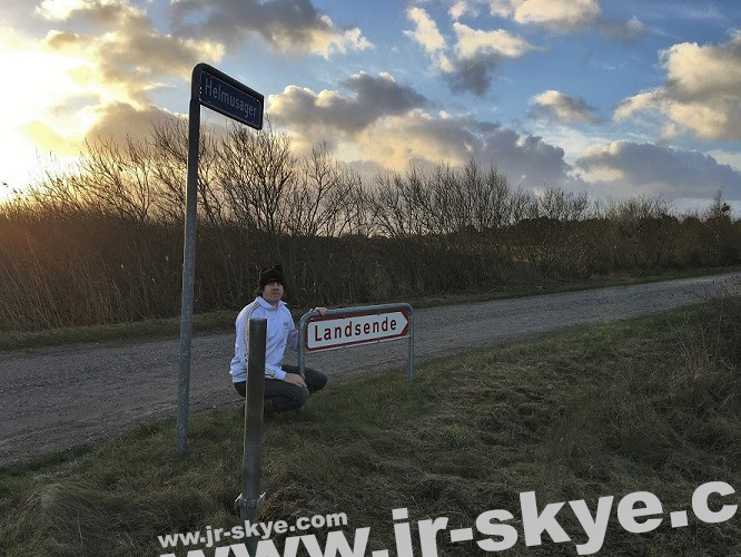 Von Süd nach Nord und von West nach Ost - aber immer irgendwie doch in den Norden. Auch während minimalem Sonnenhöchststandes im Winter. Skandinavien habe ich ausgiebig bereist,  mehr zu meinen Streifzügen hier...auf diesen Seiten... 