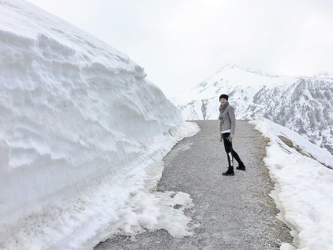 ...könnten mit steigenden Höhenmetern unter Umständen ganze Schneemassen über Euch hinwegwaben. Nicht nur ab diesem Punkt - 1.800 Meter - gilt: Vorsicht!