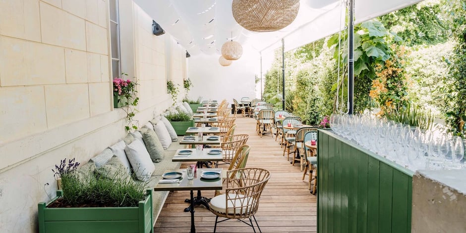 Duo piano-voix pour vin d’honneur et réception aux Belles Plantes dans le 5ᵉ arrondissement, créant une ambiance lounge et élégante.