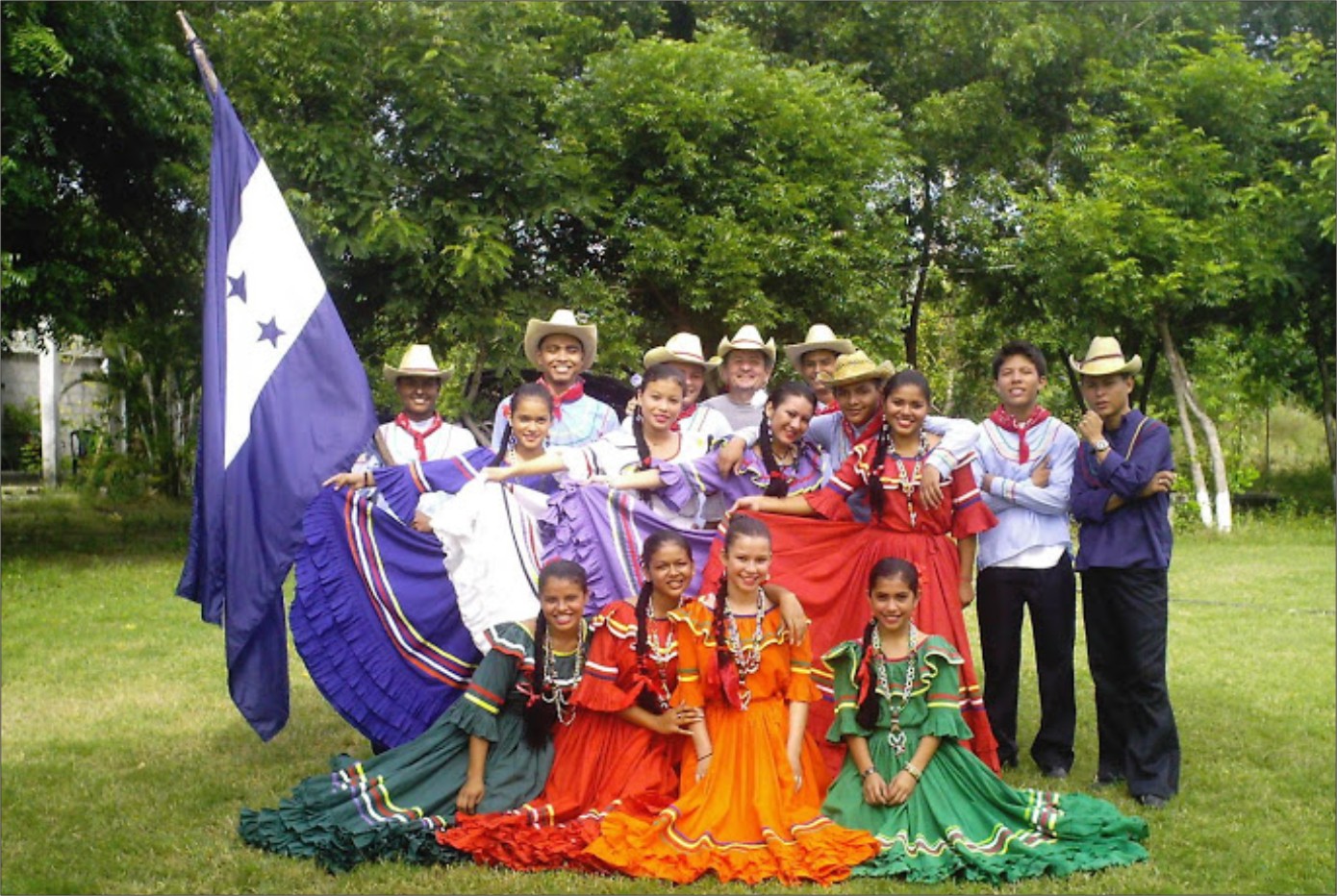 Trajes Tipicos De Honduras Para Colorear Imagui