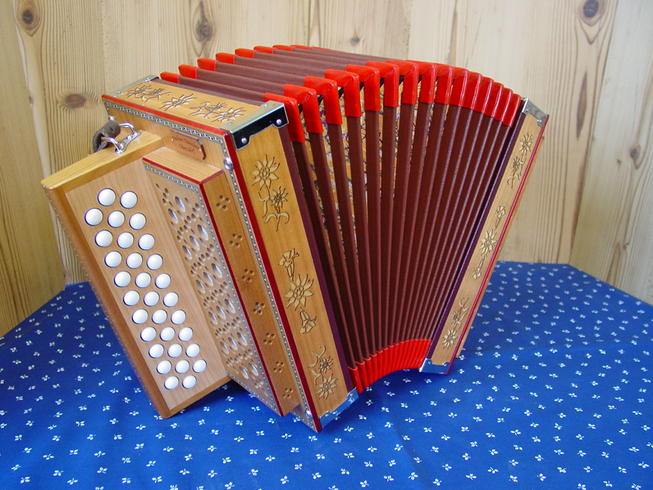 Modell Luxus/ Kirsche mit Edelweiß - Balgrahmen