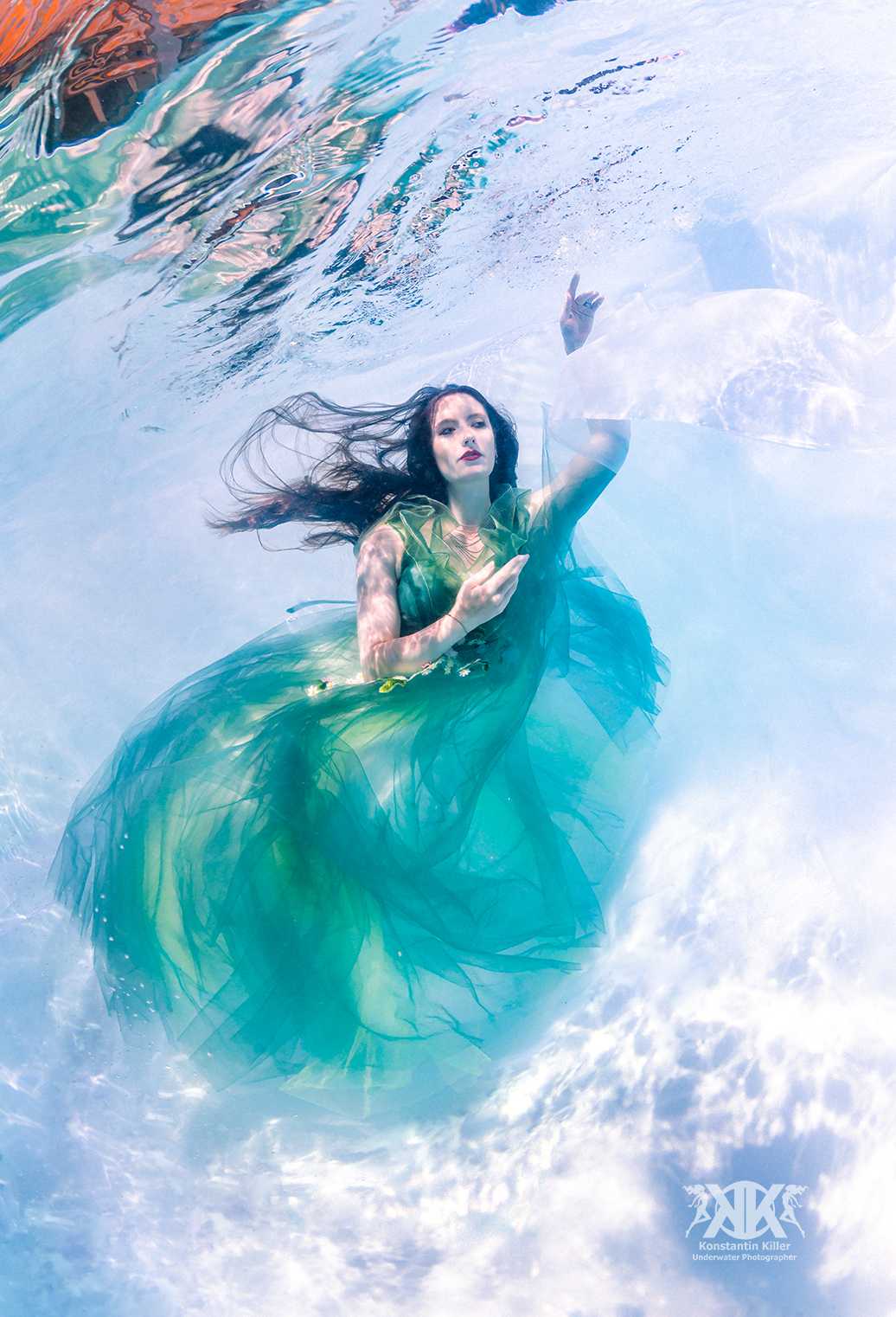 (C) Foto: Konstantin Killer, Unterwasser Model Shooting im Pool