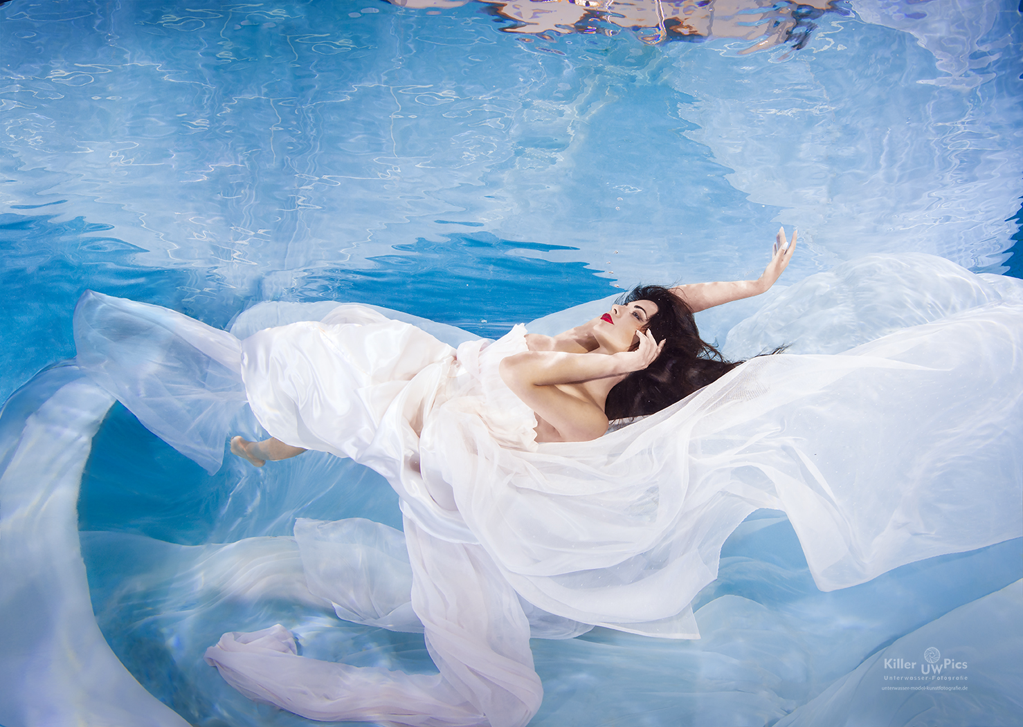 (C) Konstantin Killer, Unterwassermodel, Underwatermodels, Fallschirmshooting, Poolshooting