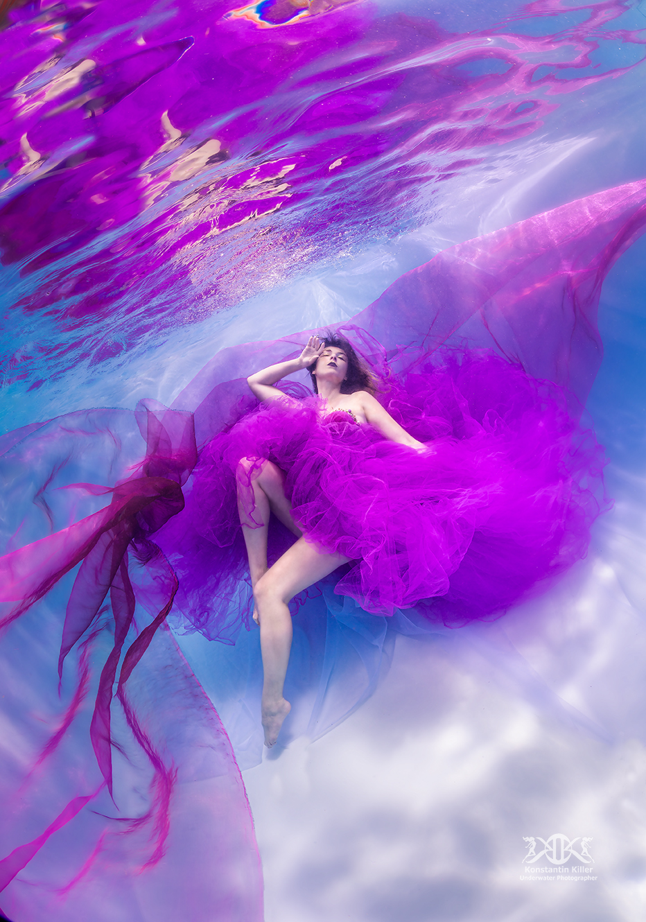 (C) Foto: Konstantin Killer, Unterwasser Model-Shooting im Pool, Fashionshooting unter Wasser 