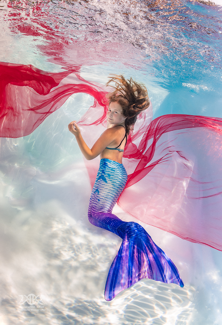 (C) Foto: Konstantin Killer, Unterwasser Model-Shooting im Pool, Fashionshooting unter Wasser 