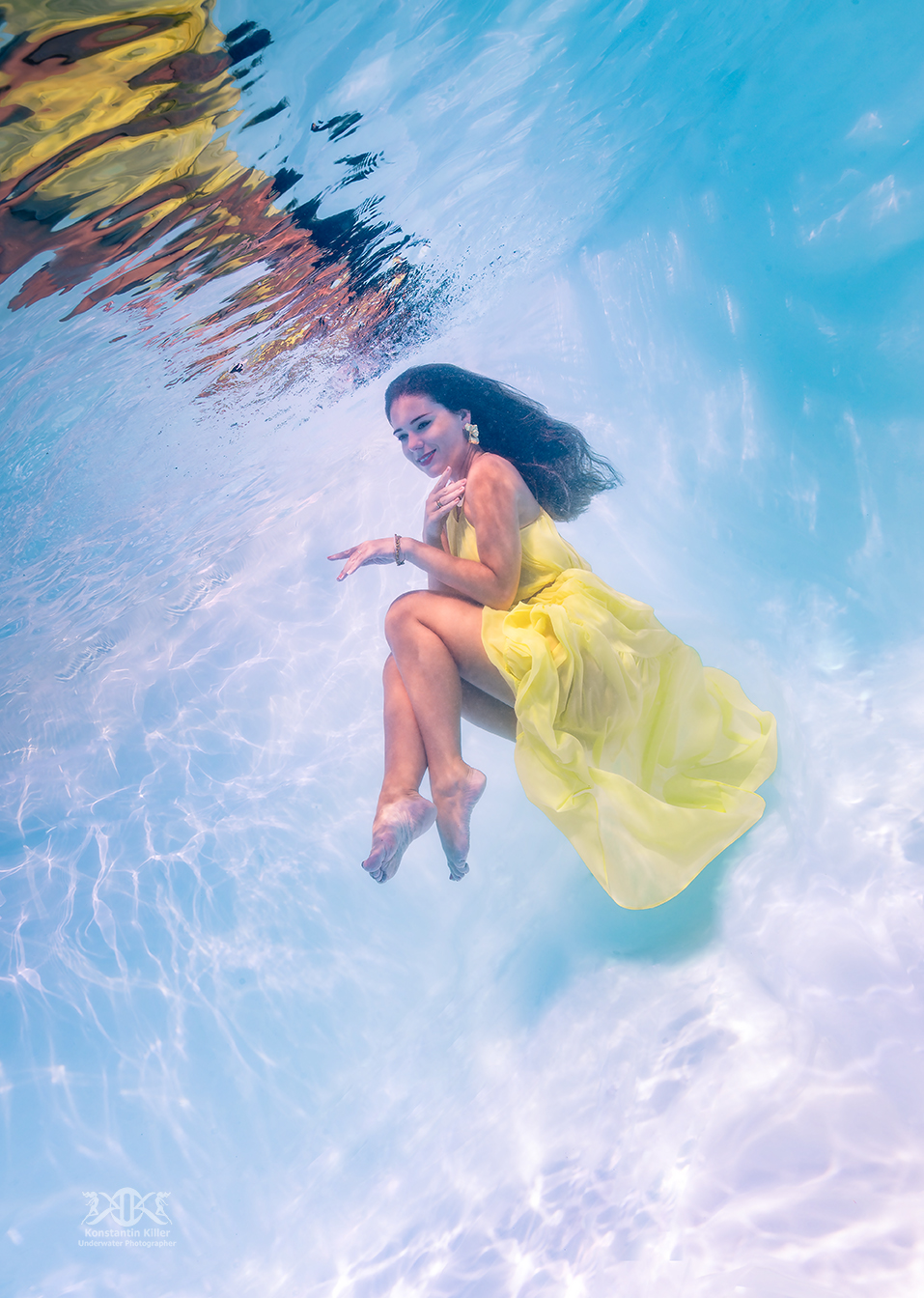 (C) Foto: Konstantin Killer, Unterwasser Model-Shooting im Pool, Fashionshooting unter Wasser 