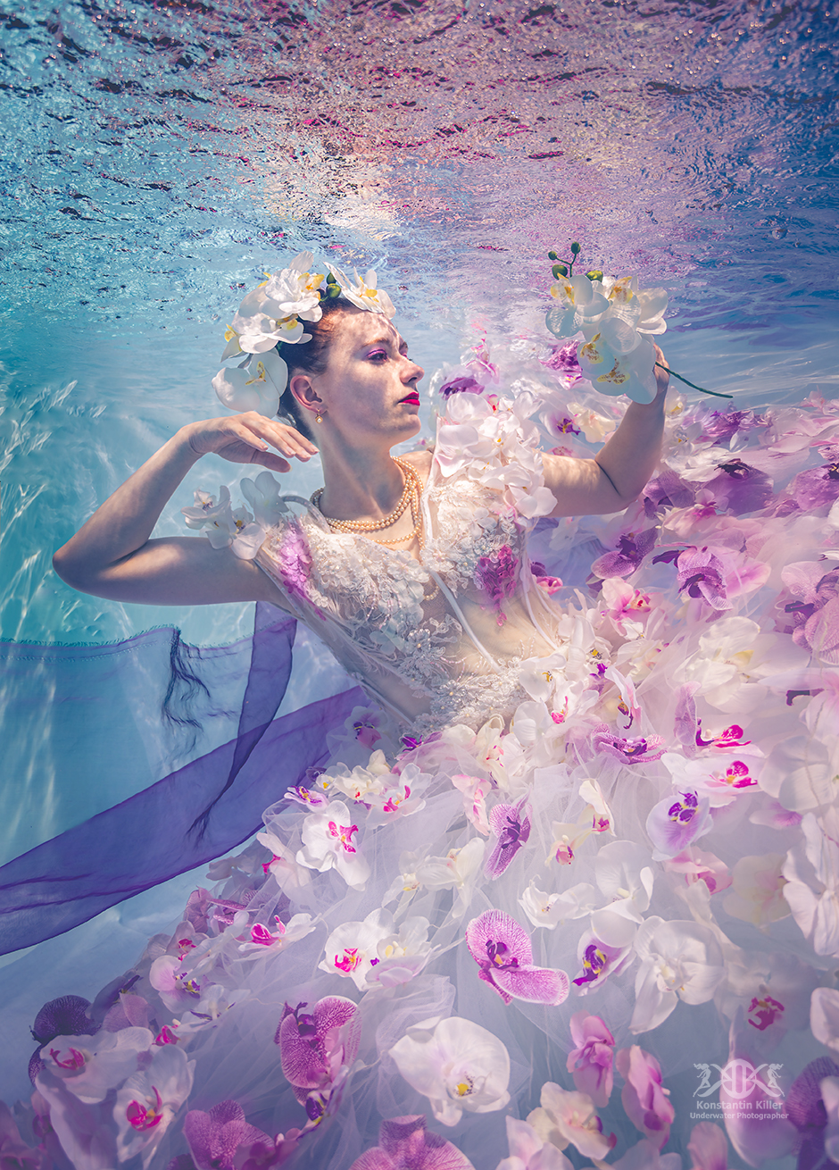(C) Foto: Konstantin Killer, Unterwasser Model-Shooting im Pool, Fashionshooting unter Wasser 