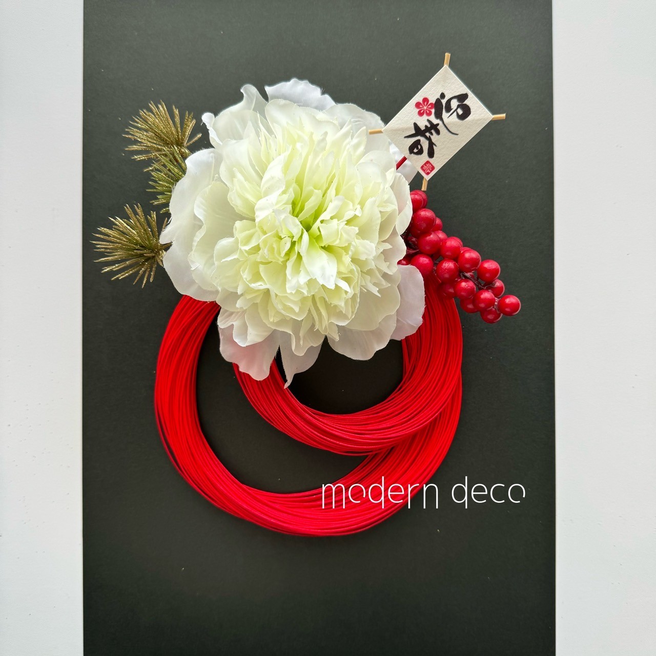 由加ページ　仏花　お正月飾り　和モダン　お供え花　仏花　赤椿　黄菊 菊 ダリア マム アレンジ 造花 1個 花瓶付き 正月 造花 仏花 仏壇用