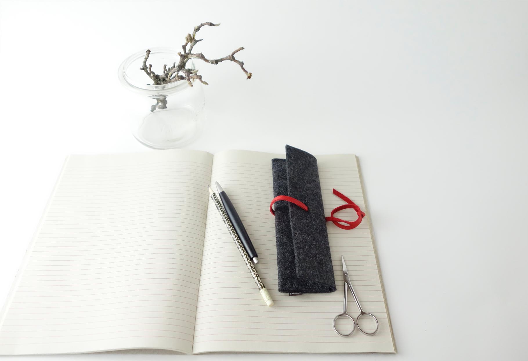 minimalistische Stiftemäppchen aus reinem Wollfilz