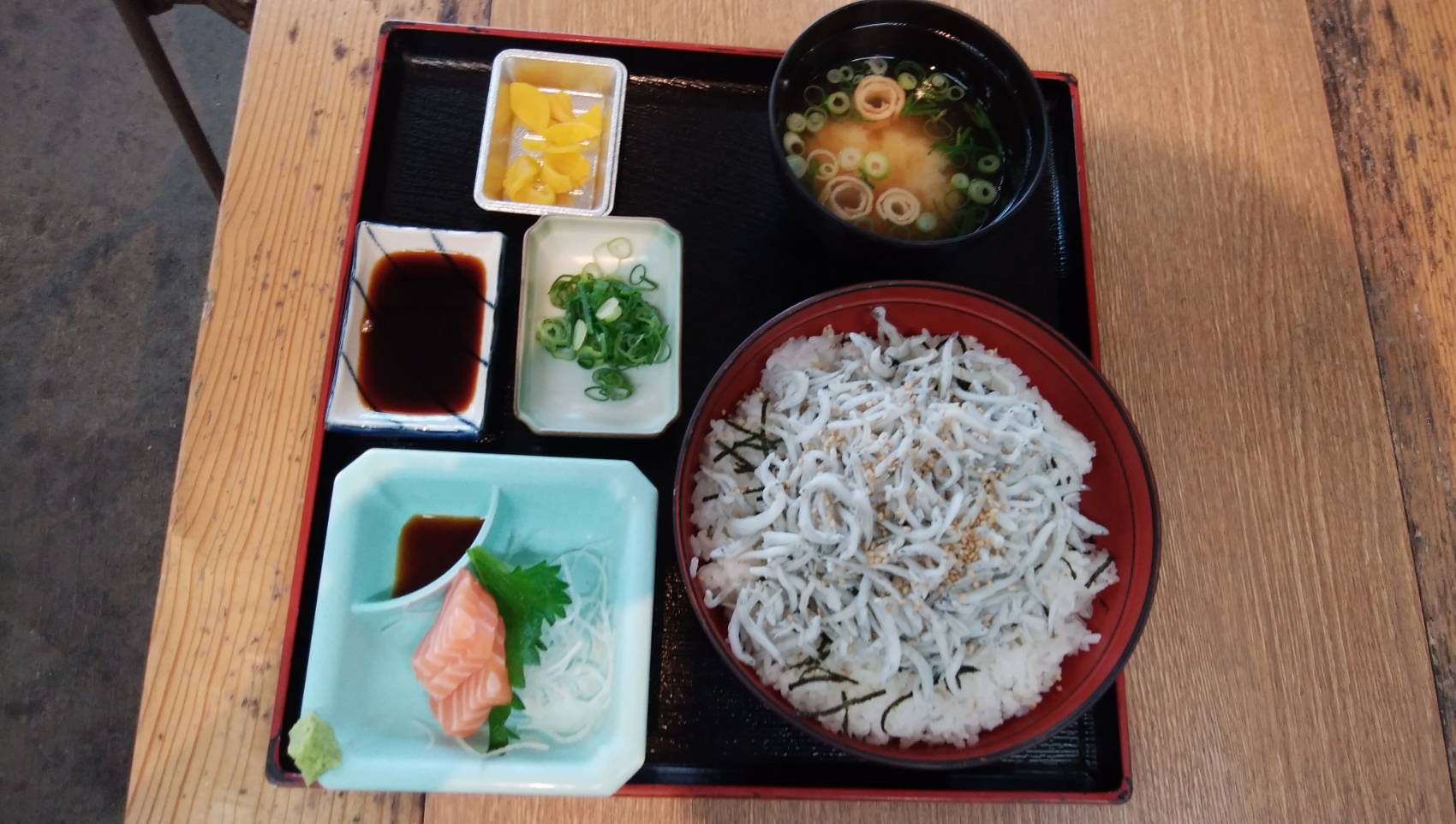 釜揚げしらす丼