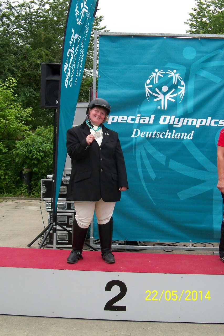 Juliane bei der Siegerehrung in Düsseldorf, Special Olympics 2014