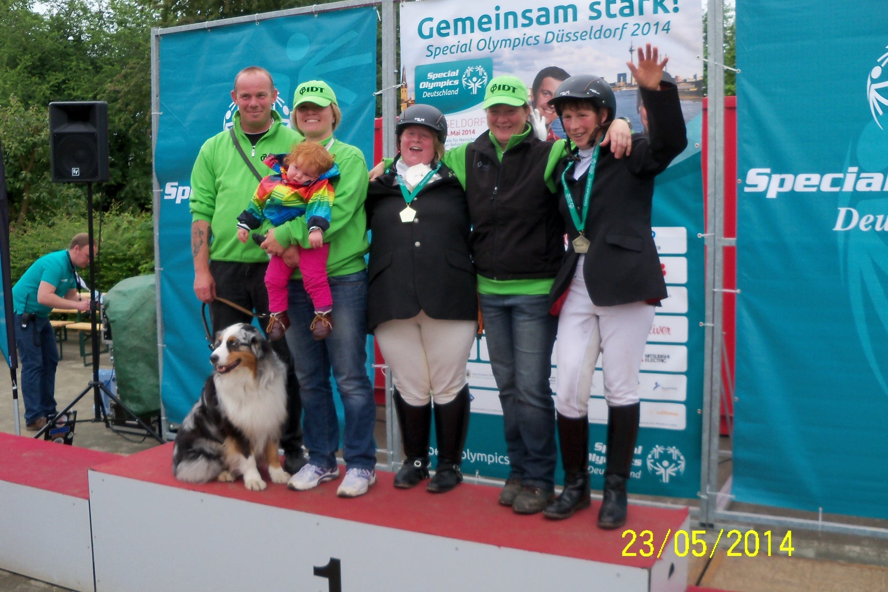 Juliane und Team bei der Siegerehrung  in Düsseldorf, Special Olympics 2014