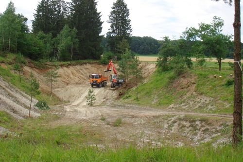 Entfernung des Oberbodens © Viktor Oswald