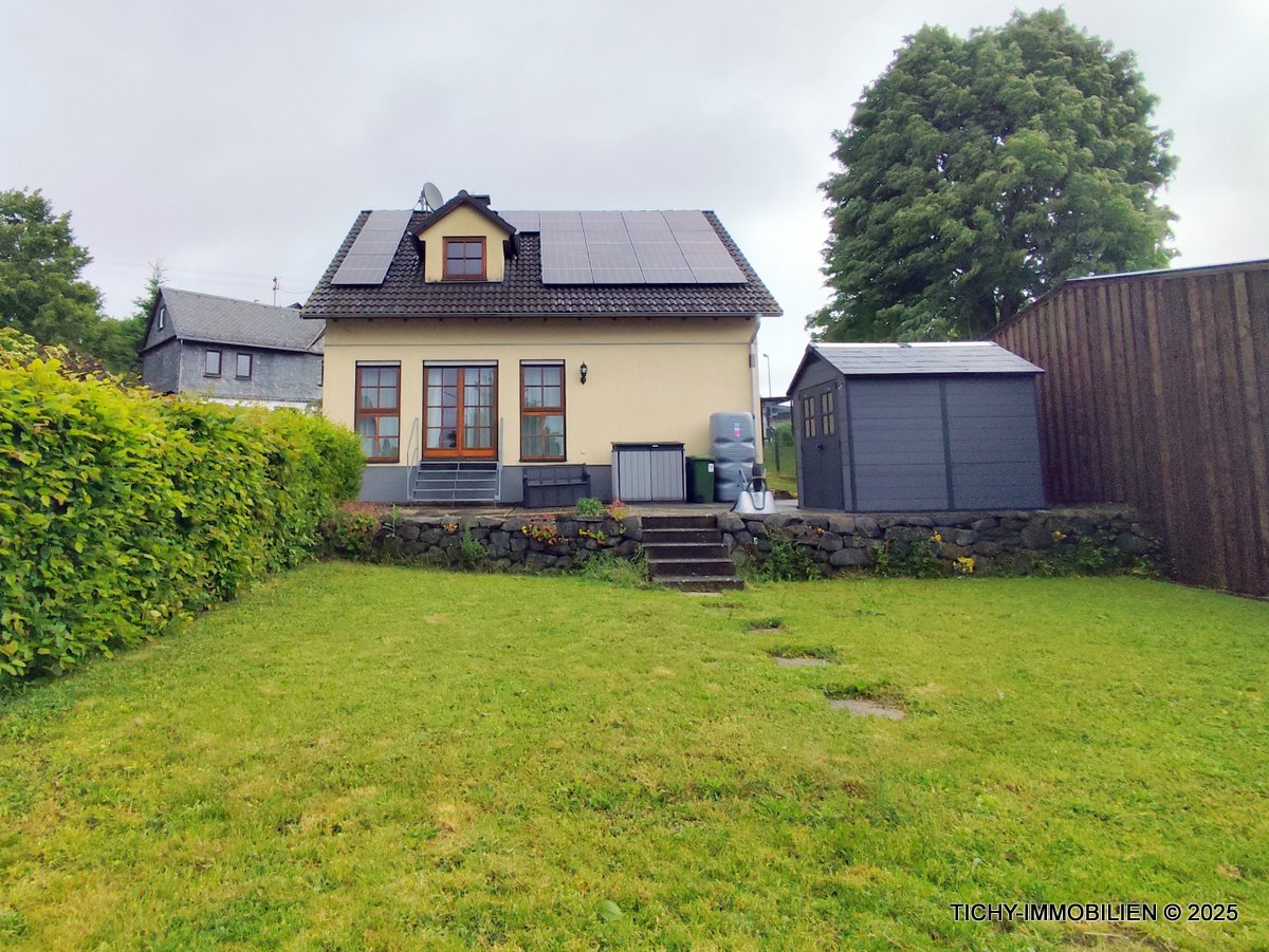Hausansicht Garten