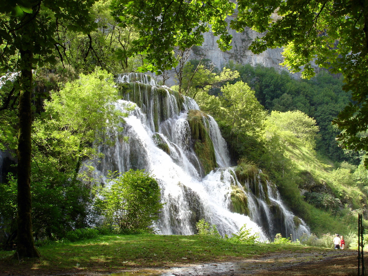 Baume-les-Messieurs - Tufs waterfall