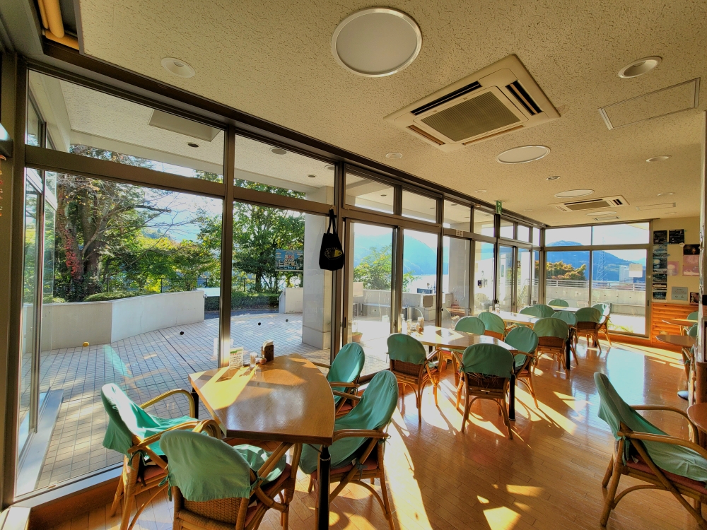 下記に青林檎がある、相模湖交流センターの主な行事を掲載しておきます(松田館長さんに口頭で掲載確認済みです…いつも当店をご利用くださる方々でもあります。※注意:下記の関係画像をクリックまたはタップすると、相模湖交流センターのホームページへ、遷移しますので、イベント等は詳しくは、そちらをご覧ください。(*^^*) 春爛漫な日々が続きますが、たまに雨もあり、水不足は解消して来ました。桜も終わり、スイカズラや野バラが咲き出しています。