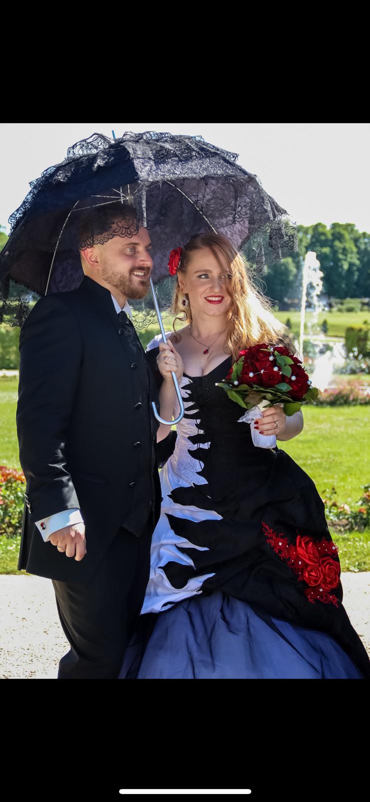 schwarz weiß Brautkleid 