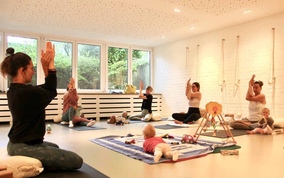 Prenatal / Postnatal Yoga, Yoga für Schwangere, Schwangerschaft, Schwangerenyoga, Rückbildungsyoga, Rückbildung, Mama Kind Baby Yoga, Iserbrook, Sülldorf, Ottensen, Altona,  Blankenese, Lurup, Osdorf, Hamburg