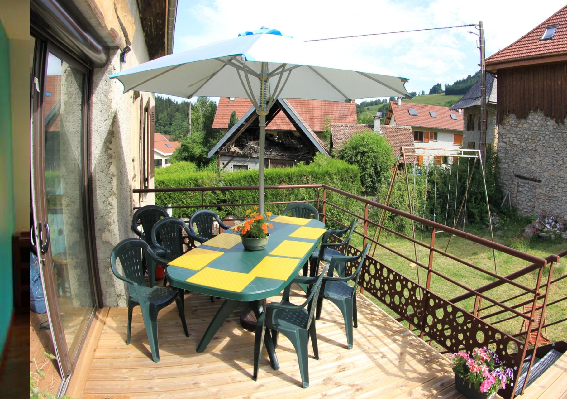 la terrasse et accès direct au jardin