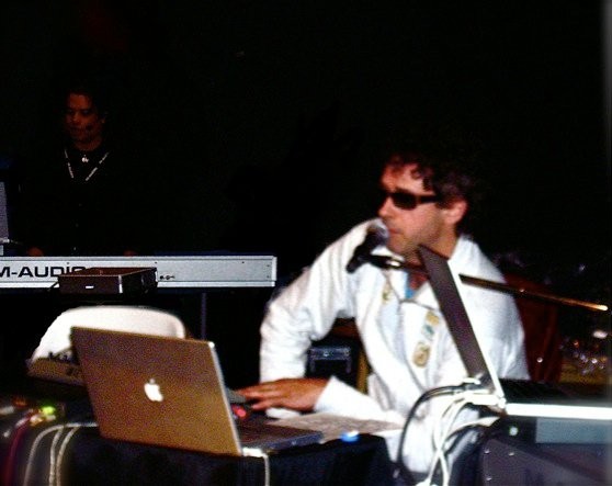 Haciendo música en una clínica con Gustavo Cerati (Buenos Aires, 2004)