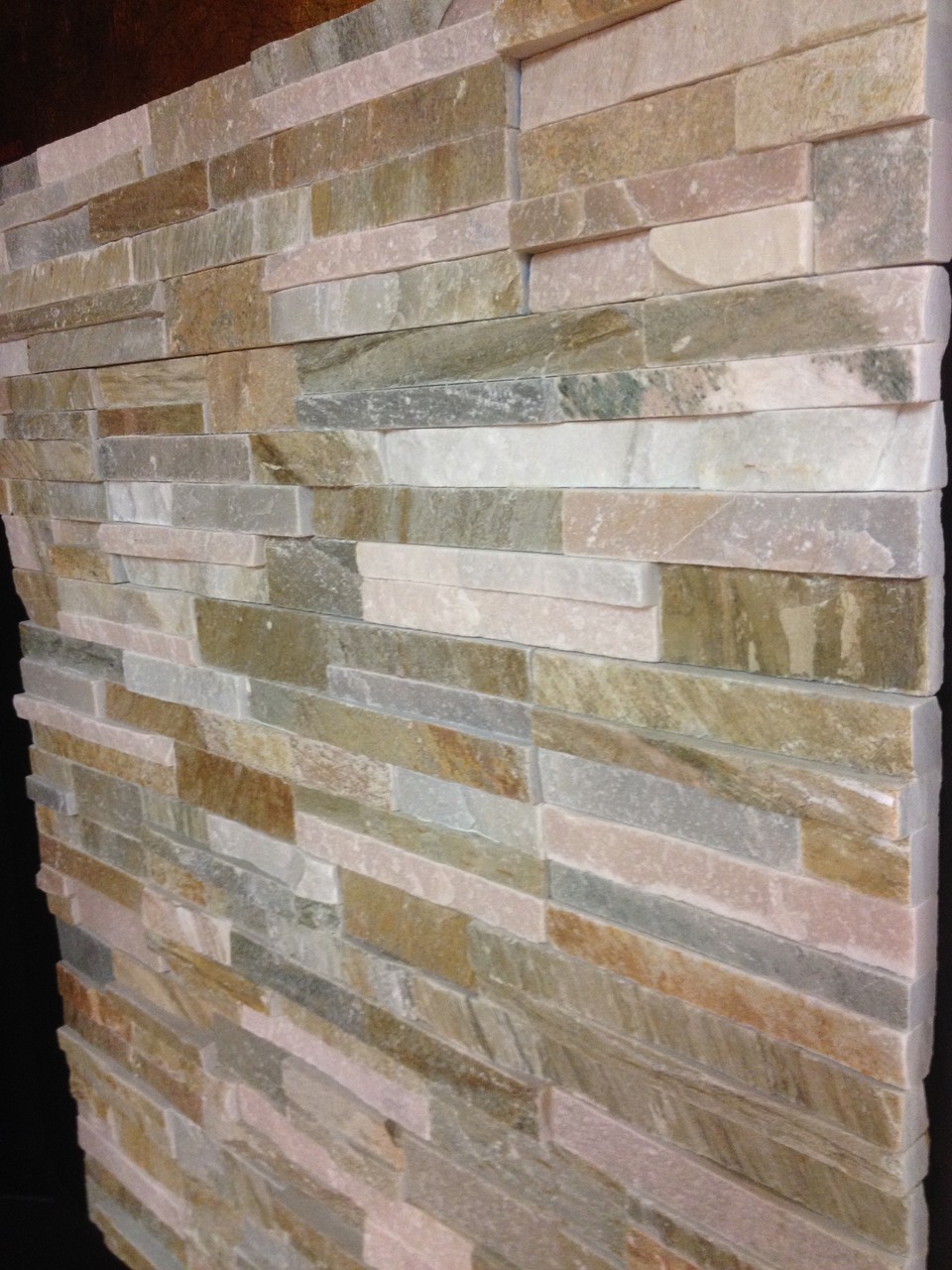 Fliesen in Stein Stäbchen verlegt