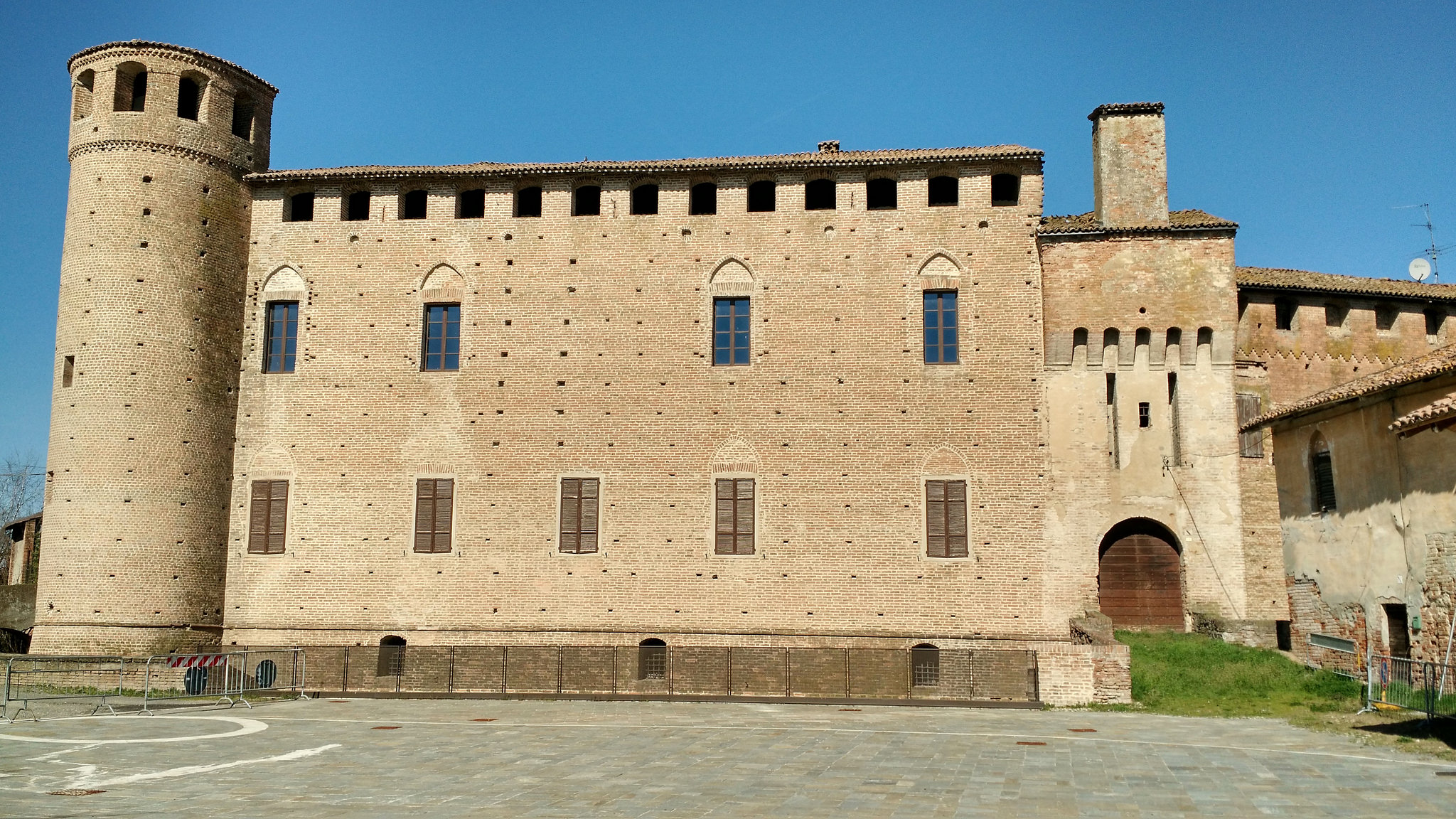CASTELLO DI CALENDASCO