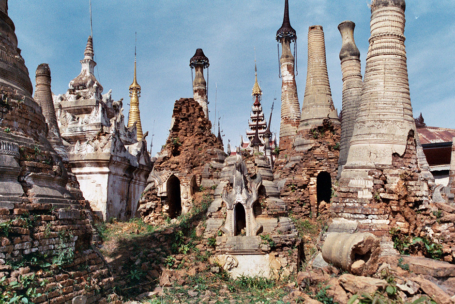 Indein,  Stupas und Pagoden