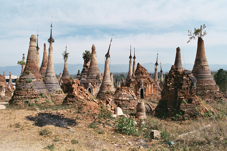 Indein,  Stupas und Pagoden