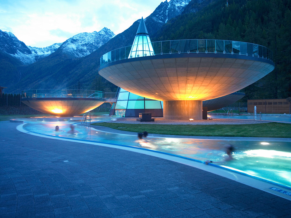 Aqua Dome