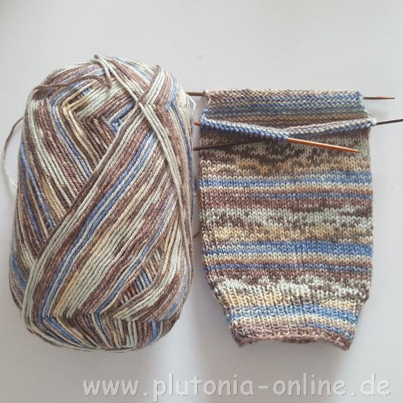 angeschlagene Socken Größe 44/45 aus Opal-Wolle