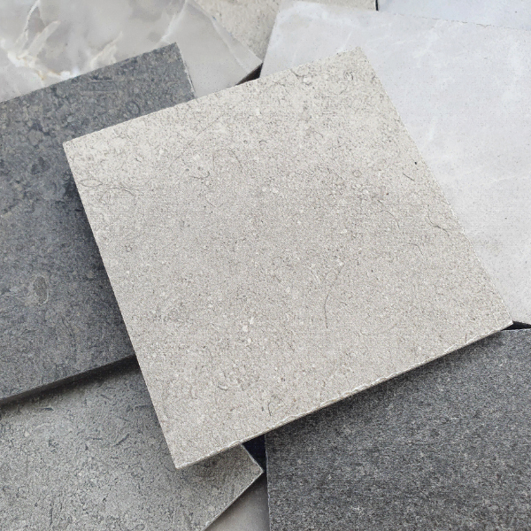 Comparatif de prix : pierre tombale en granit, marbre ou pierre ?
