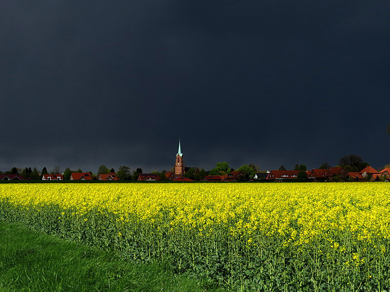 Ein Frühlings-Unwetter zieht über Meinsen hinweg