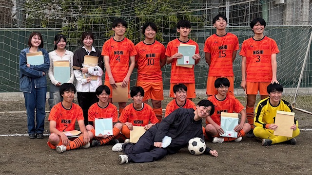 2026.03.29三送別会、小坂先生も楽しそう。
