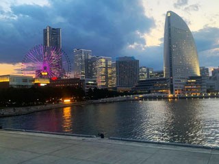 みなとみらい 夕景（ハンマーヘッドパークより）　
