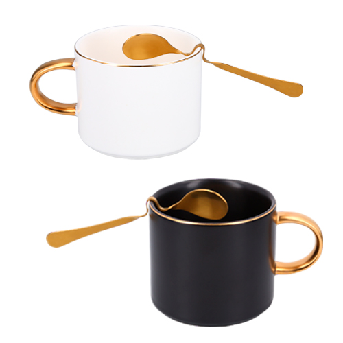 Código HO 054 CAPUCCINO Taza de cerámica con cuchara de acero inoxidable para sujeción en el borde. Material: Cerámica / metal. Capacidad: 220 ml. Medidas del producto Alto: 6.5 cm. Ancho: 8.0 cm.
