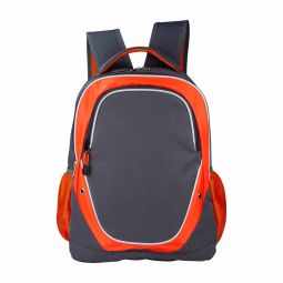 Código SIN 490 O MOCHILA CAURA COLOR NARANJA Bolsa frontal intermedia y principal. 2 bolsas laterales de red. Material Poliéster Medida 31 x 41 x 11 cm