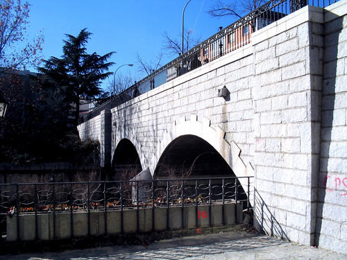 Puente del rio