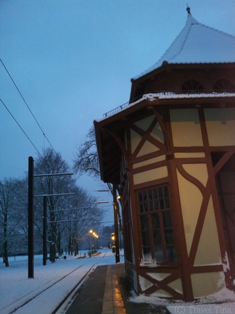 Haltestelle am Herrenkrug Park.