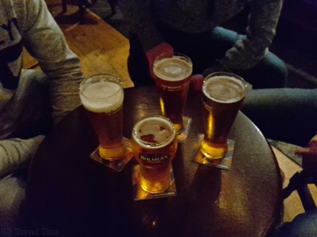 Nirgends schmeckt Cider so gut wir im echten Irish Pub - der Blick auf die Half-Penny-Bridge wurde aufs Pint draufgeschlagen.