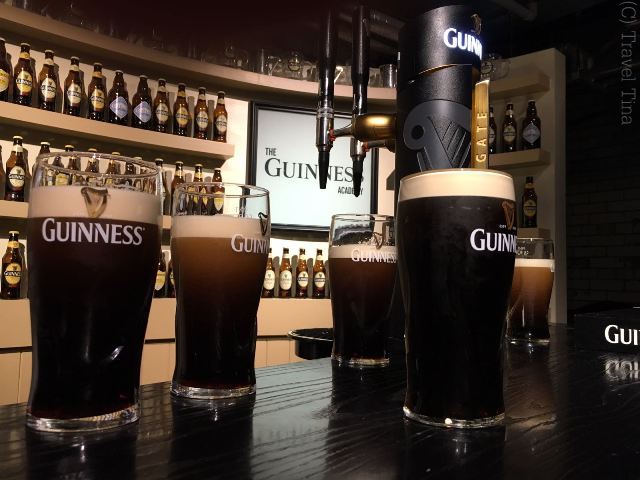 In der Guiness Academy lernten die Jungs das perfekte Pint zu zapfen.
