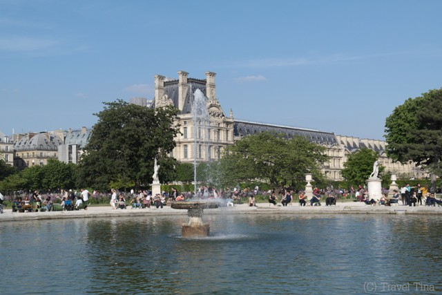 Kurze Verschnaupause in den Gärten vorm Louvre.