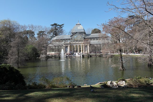 Gladpalast im Park