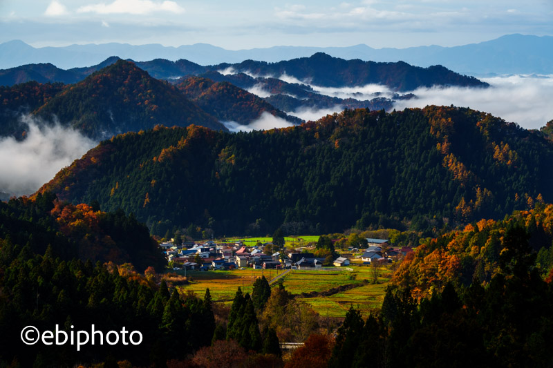 高畠町の紅葉と雲海