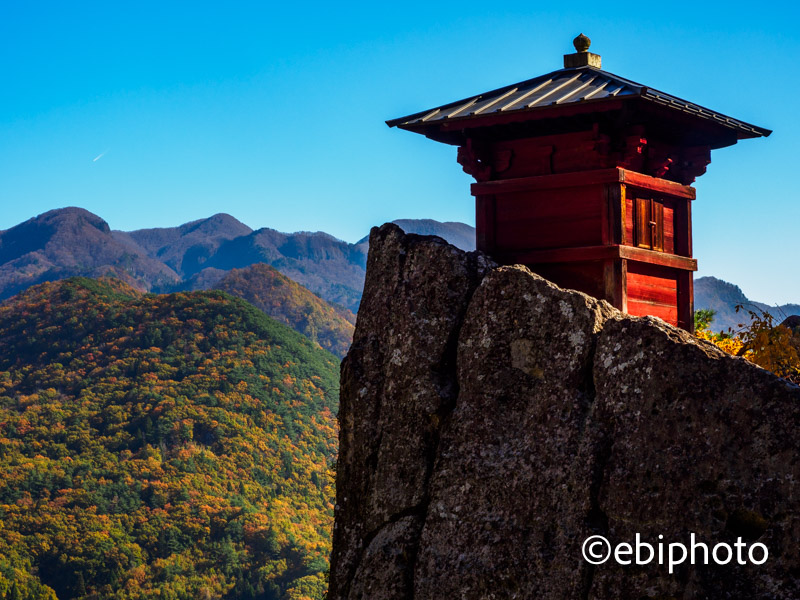 山寺の紅葉